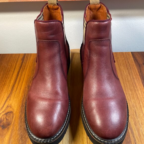 Pikolinos Red Chelsea Boots with Contrasting Elastic - Picture 3 of 9